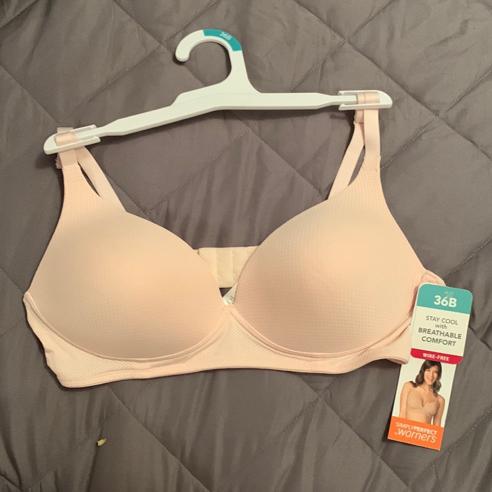 Warner’s breathable comfort bra